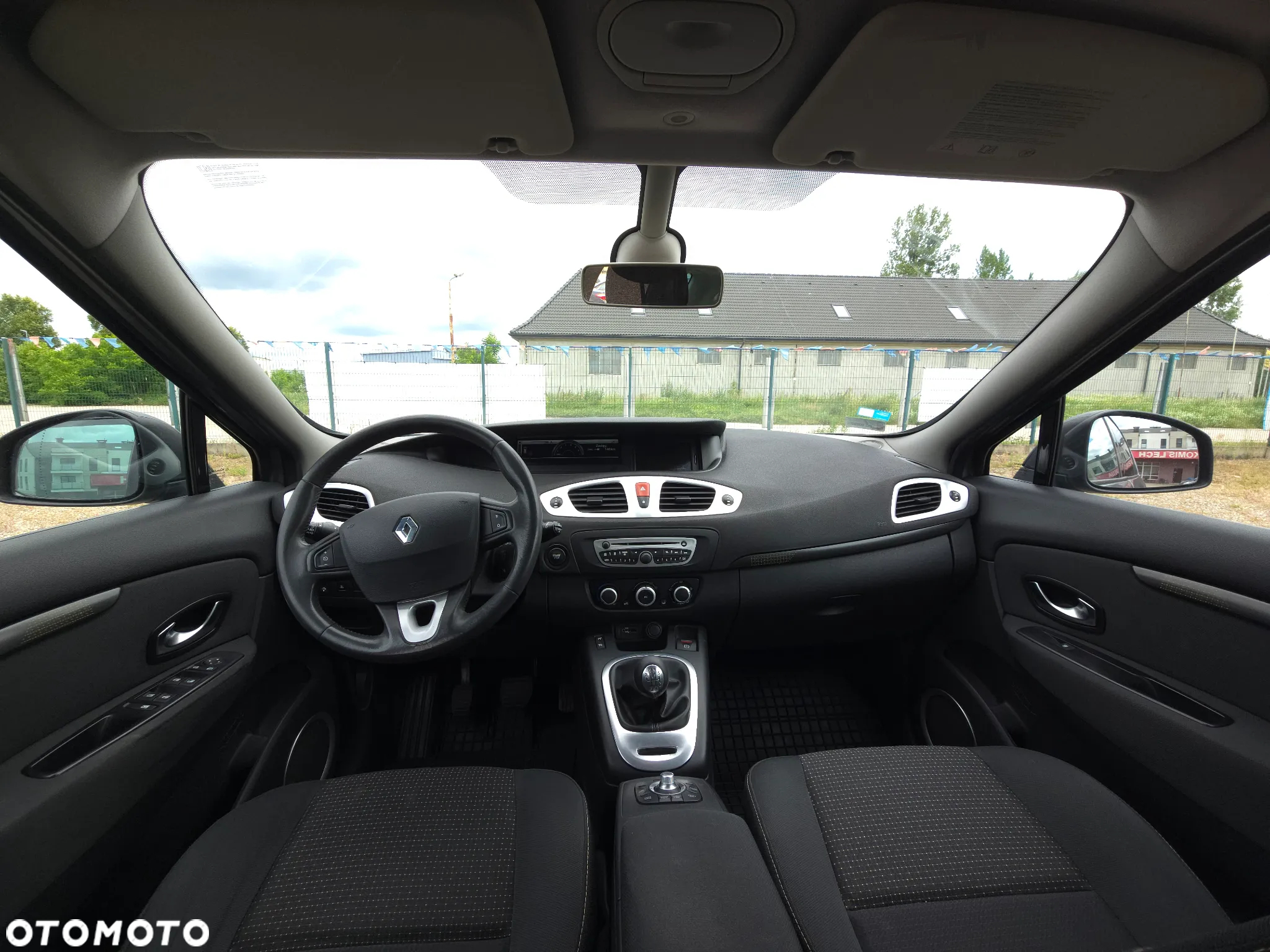 Renault Scenic 1.6 16V 110 TomTom Edition - 31