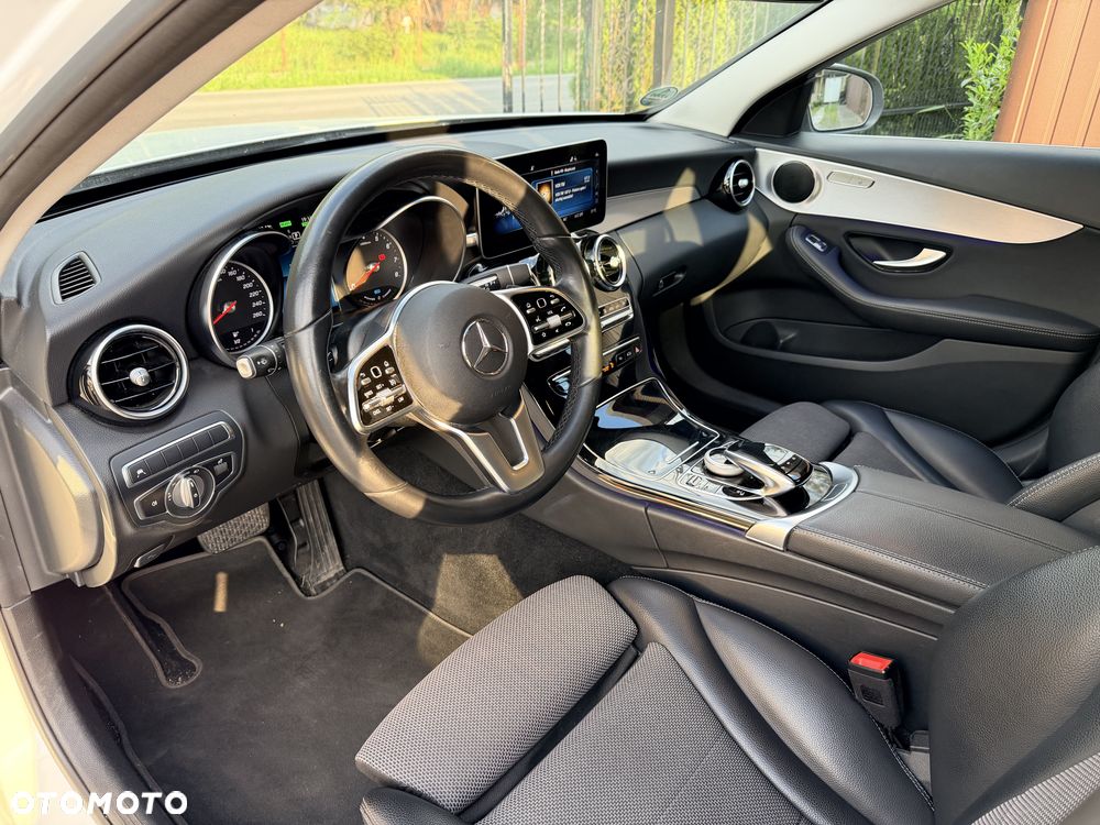 Mercedes-Benz Klasa C 300 e 9G-TRONIC - 8