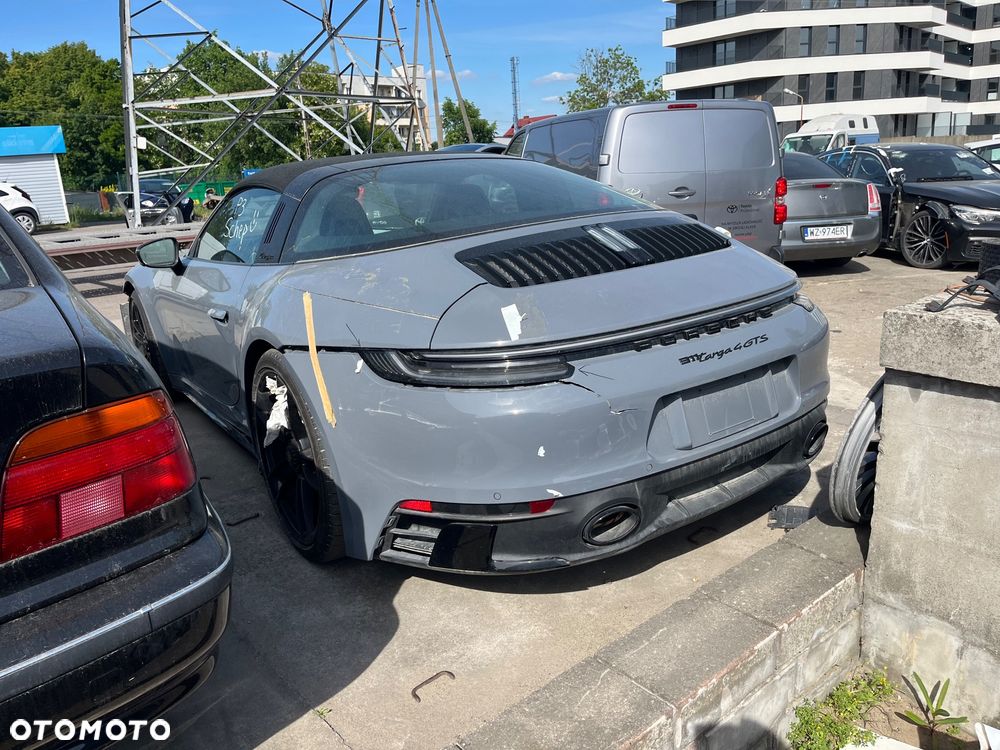 Porsche 911 Targa 4 GTS PDK - 7