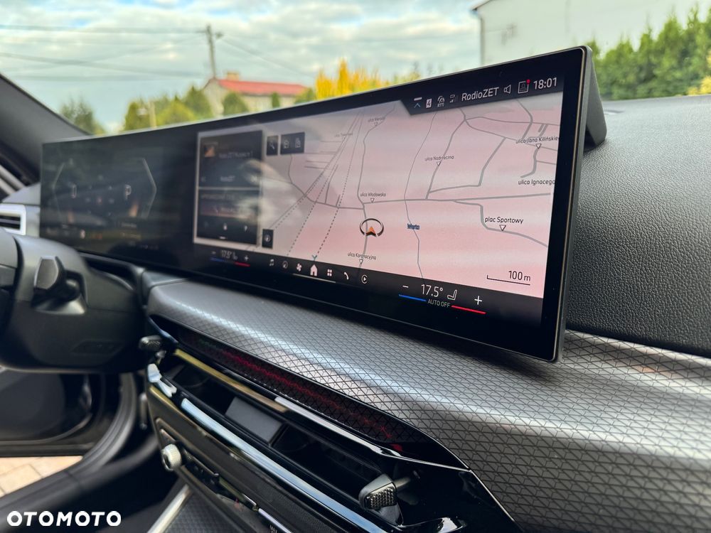 BMW Seria 3 330i xDrive M Sport - 37