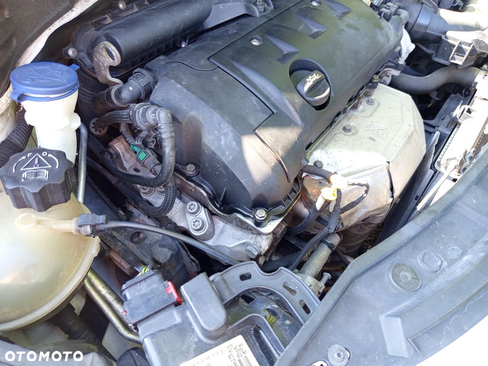 Peugeot 207 95 VTi Family - 14