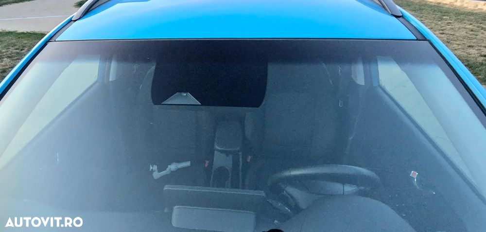 Hyundai KONA - 12