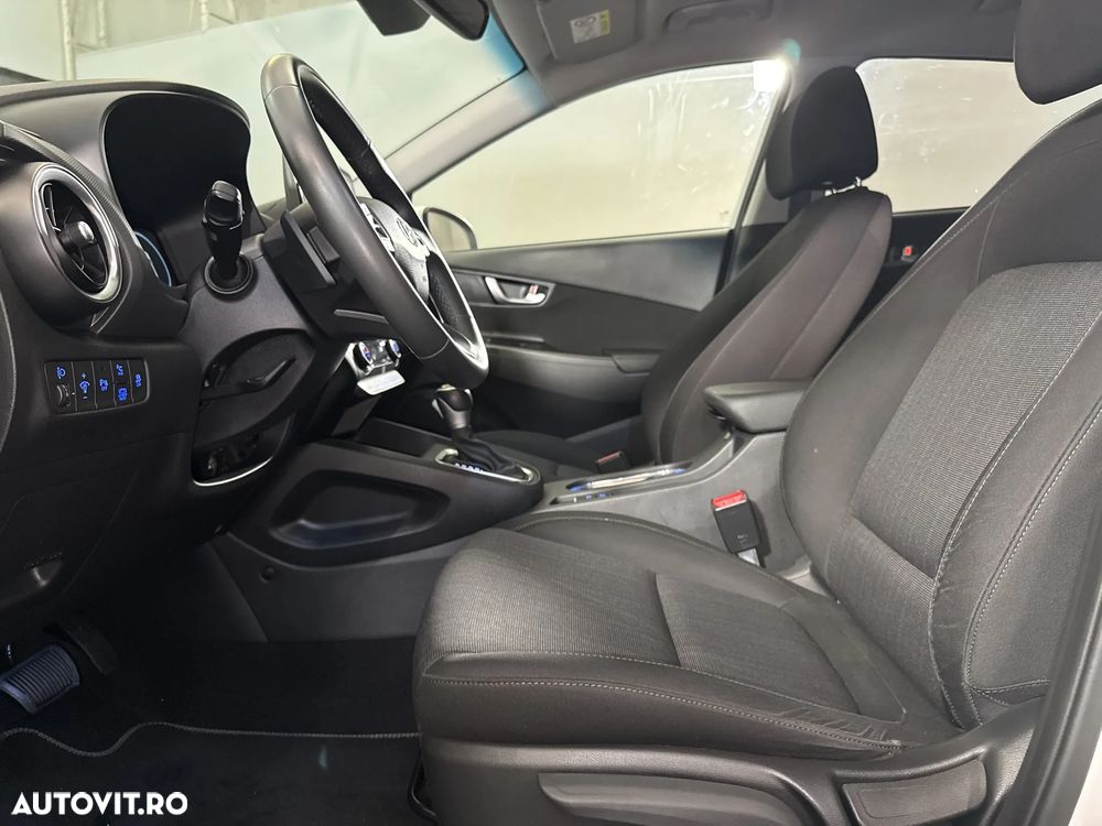 Hyundai KONA - 23