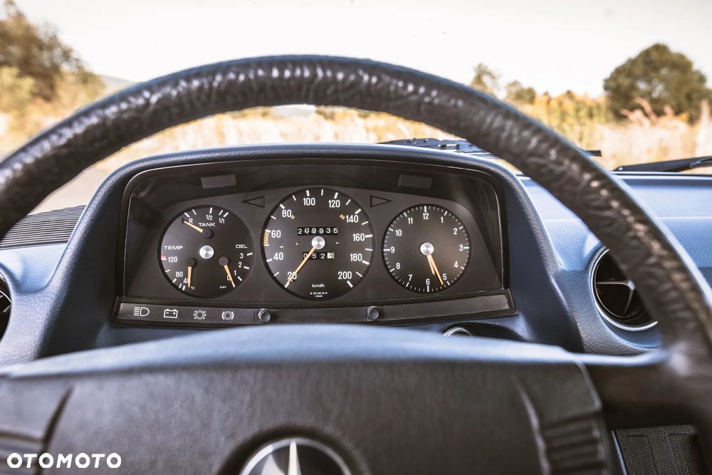 Mercedes-Benz W123 - 13