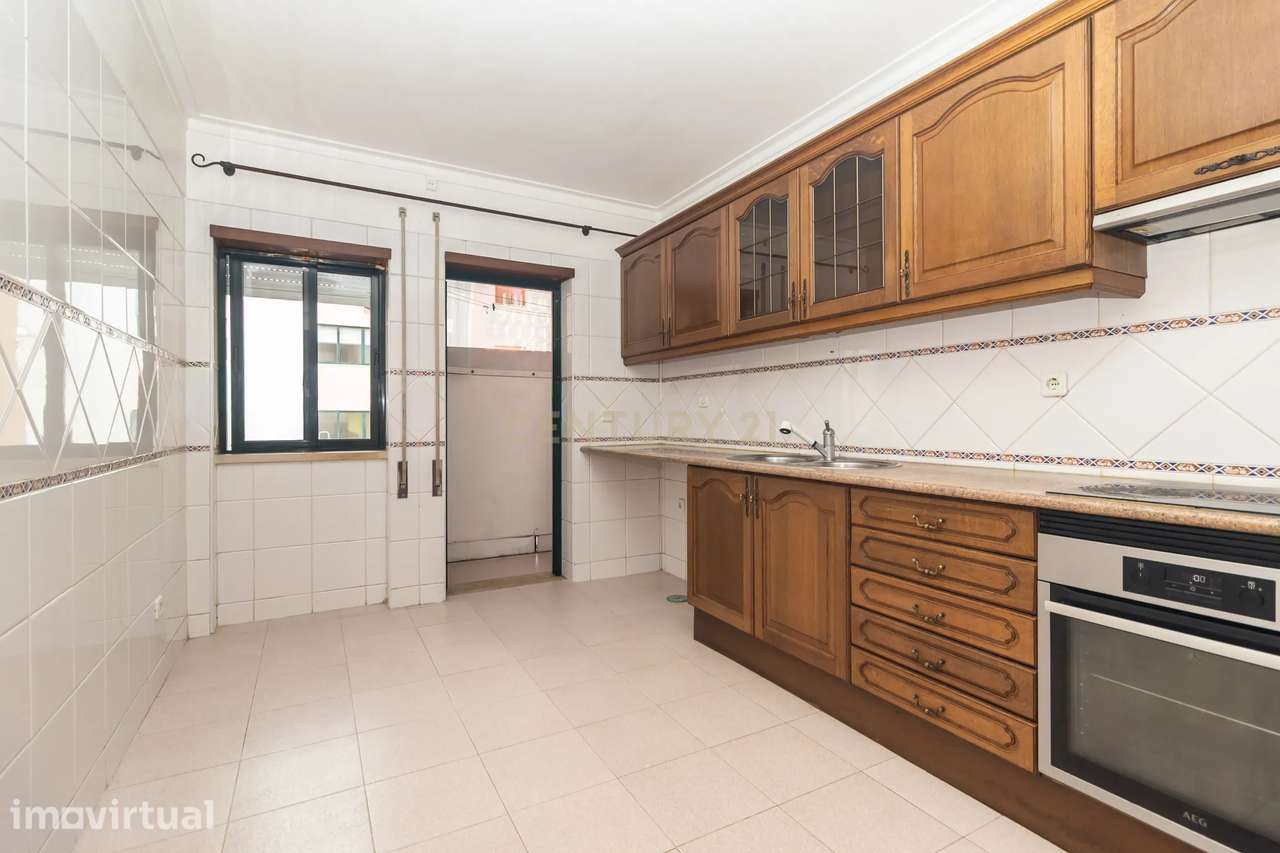 Apartamento T4 em Alhos Vedros, Moita - Oportunidade Única! - Grande imagem: 3/38