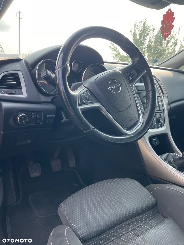 Opel Astra 1.6 T Cosmo - 16