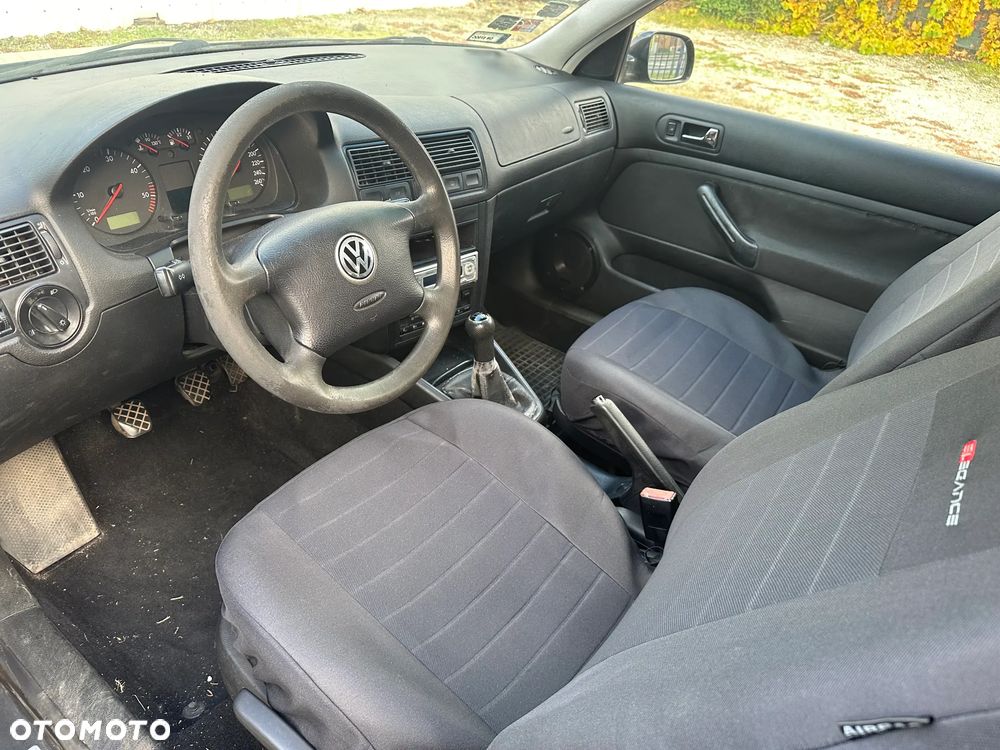 Volkswagen Golf - 5