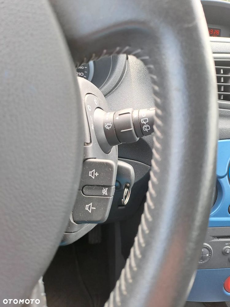 Renault Clio 1.2 16V 75 Dynamique - 13