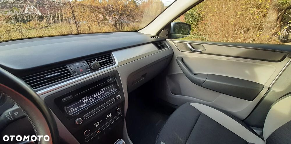 Skoda RAPID Spb 1.6 TDI DPF Ambition Max - 8