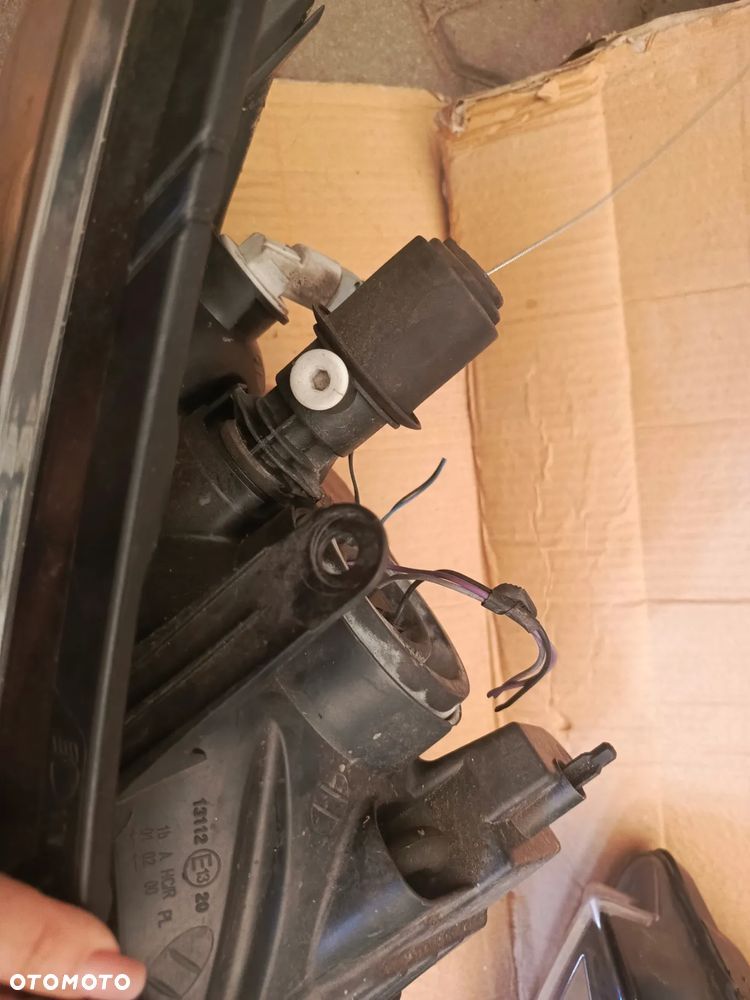 LAMPA PRZEDNIA  PRAWA LUB LEWA SANDERO I - 2