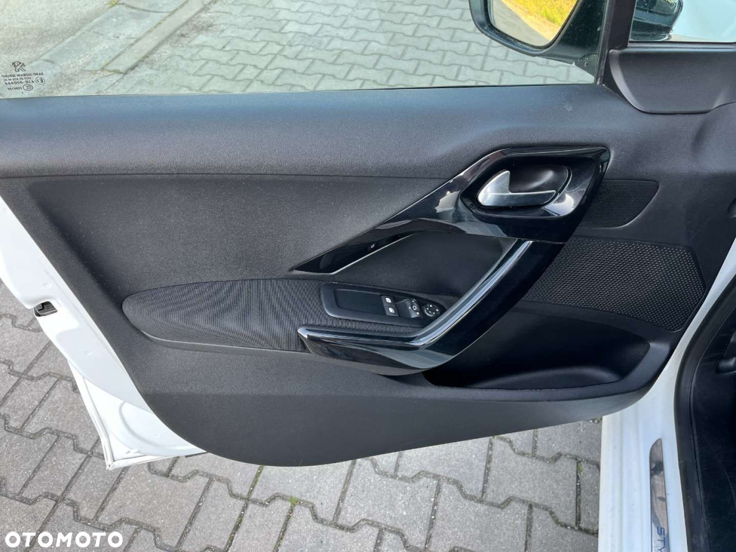Peugeot 208 Blue-HDi 100 Stop&Start Style - 17