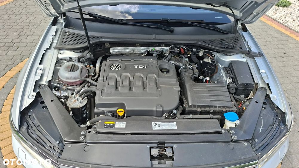 Volkswagen Passat 2.0 TDI (BlueMotion Technology) DSG Highline - 27