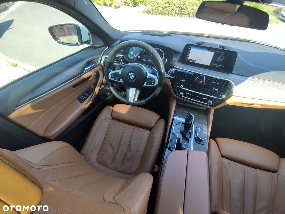 BMW Seria 5 530d xDrive M Sport sport - 31