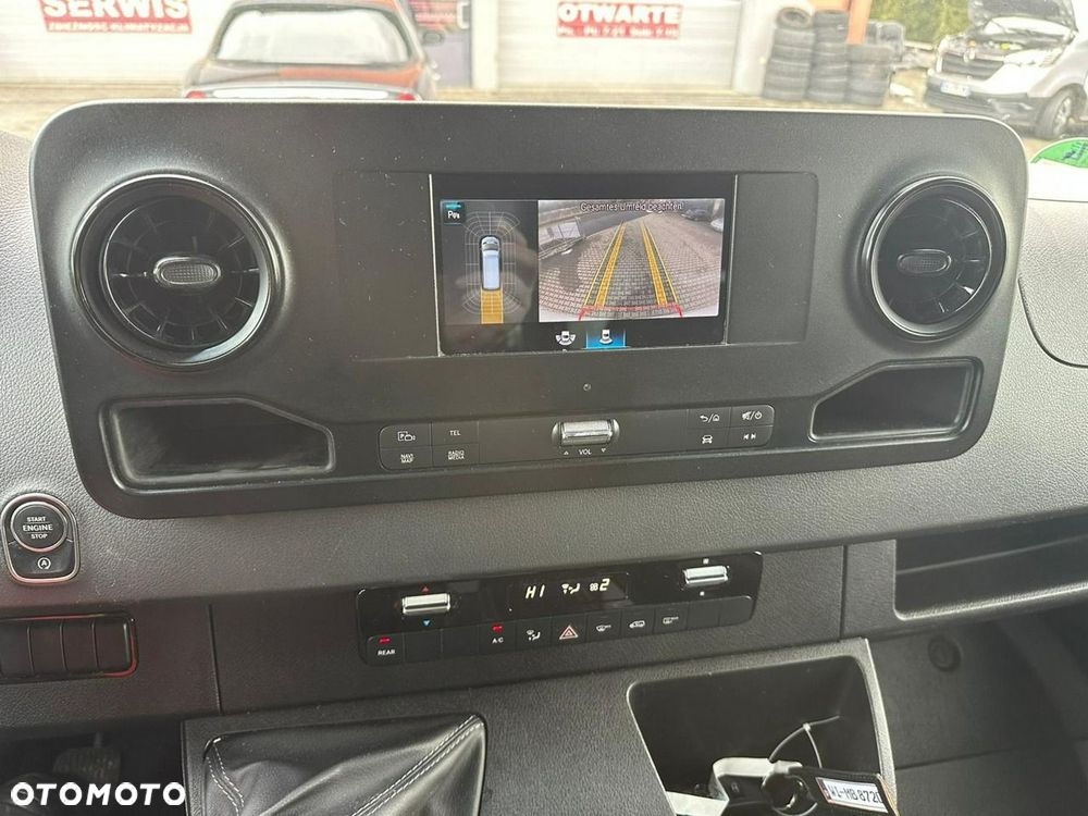 Mercedes-Benz Sprinter - 15