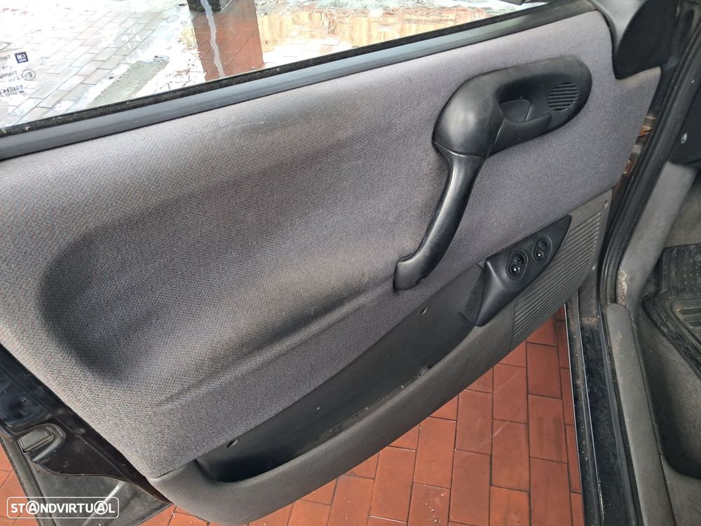 Opel Corsa 1.0 - 4