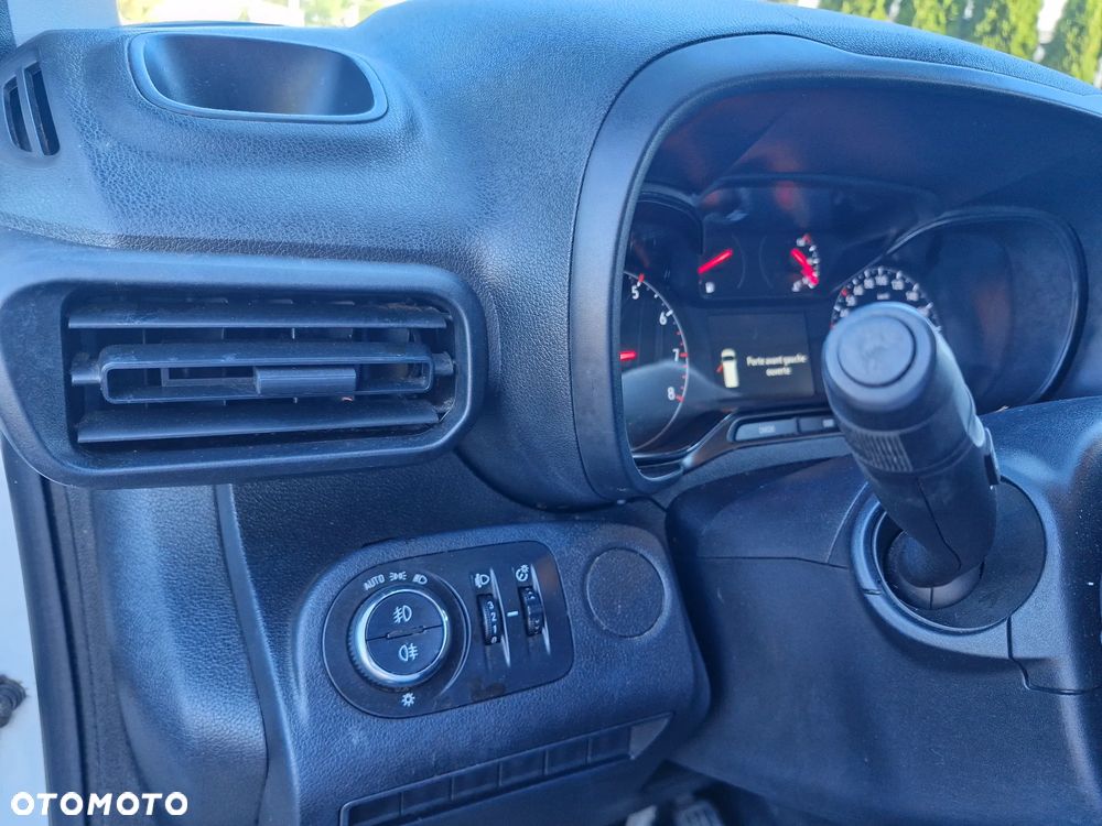 Opel COMBO - 13