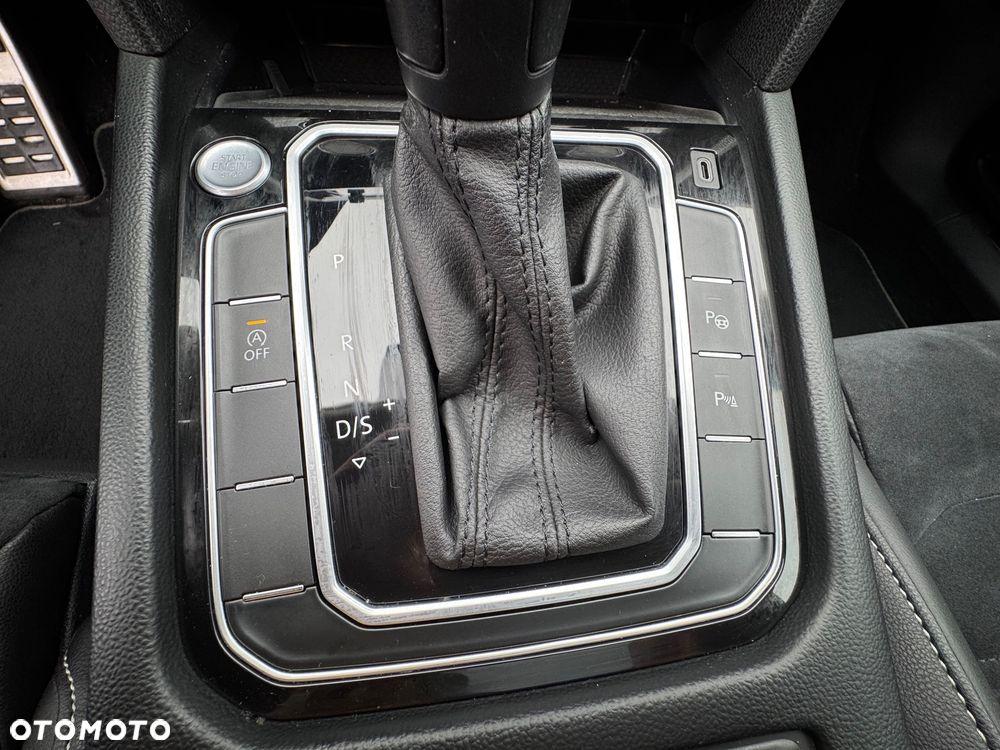 Volkswagen Passat 2.0 TDI Elegance DSG - 20