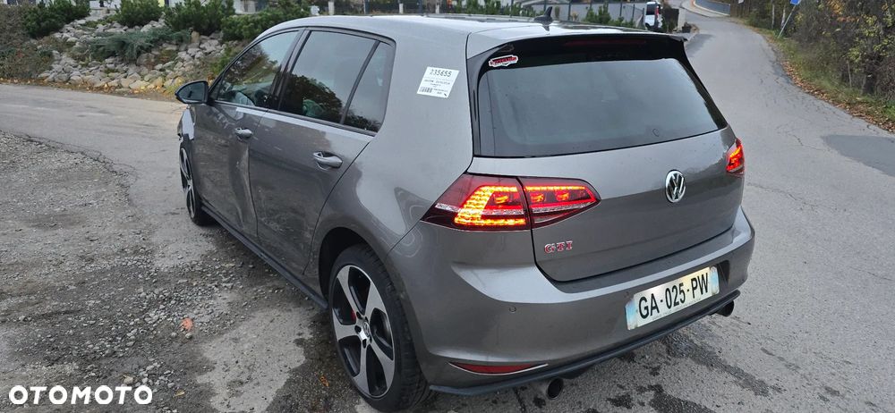 Volkswagen Golf GTI (BlueMotion Technology) DSG - 14