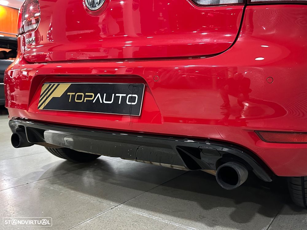 VW Golf 2.0 GTI adidas - 12