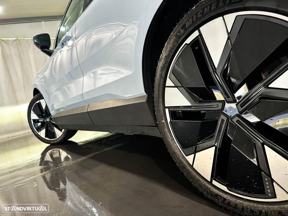 Volvo EX30 Twin Motor Performance AWD Plus - 8