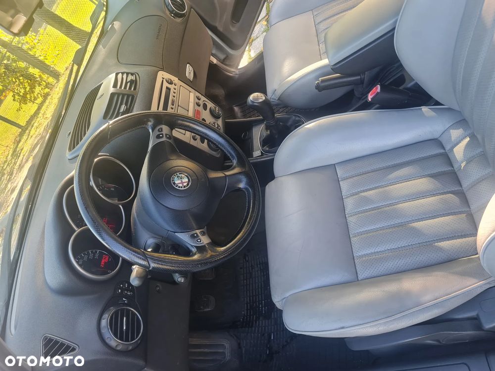 Alfa Romeo 147 - 16