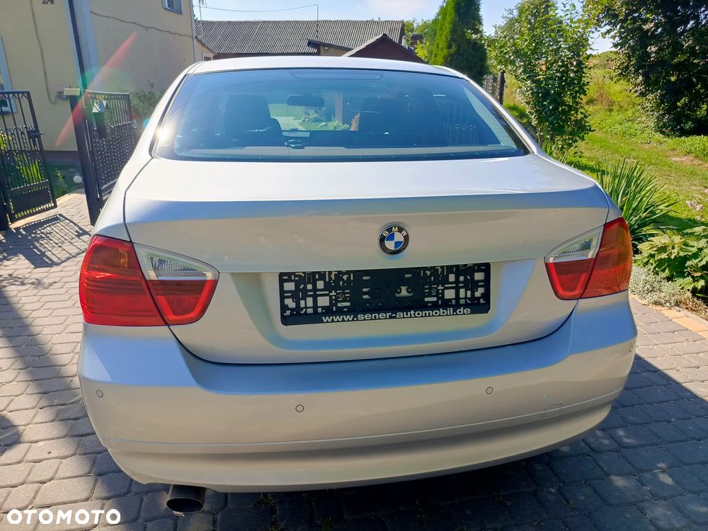 BMW Seria 3 318i - 11