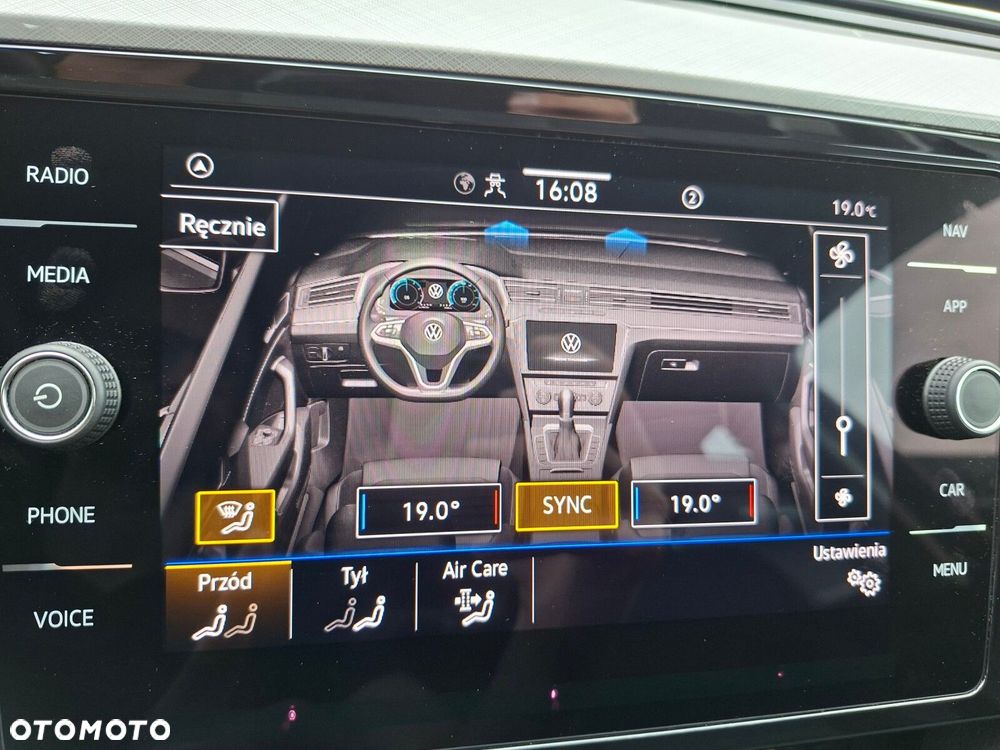 Volkswagen Passat - 27