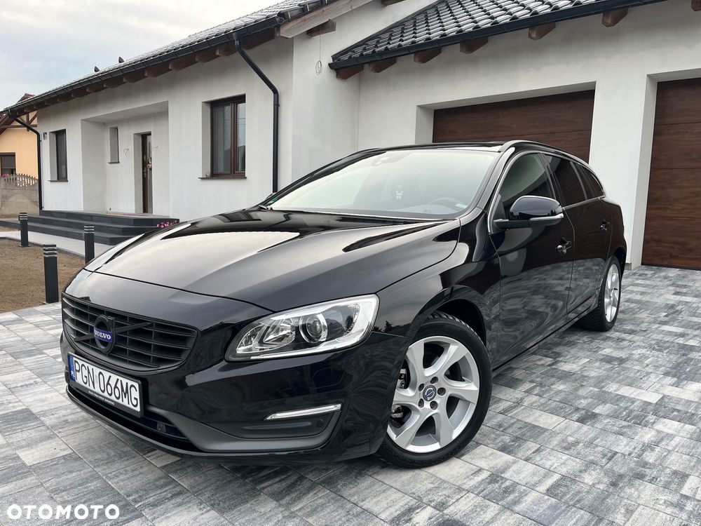 Volvo V60 D4 Geartronic Momentum - 1