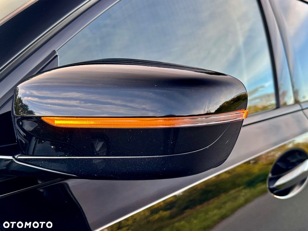 BMW Seria 3 318d Touring Sport Line - 24