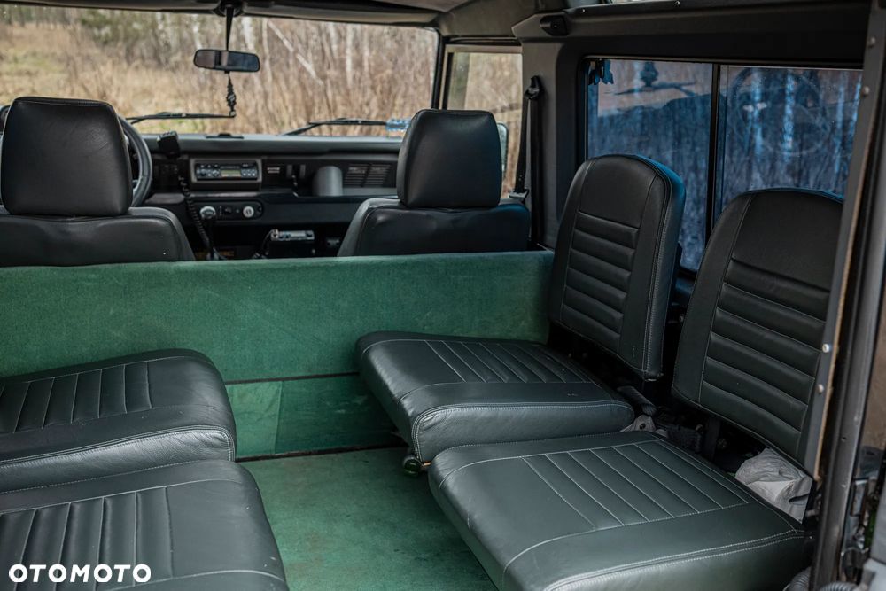 Land Rover Defender - 20