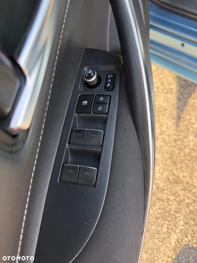 Toyota Corolla 1.8 Hybrid Comfort - 17