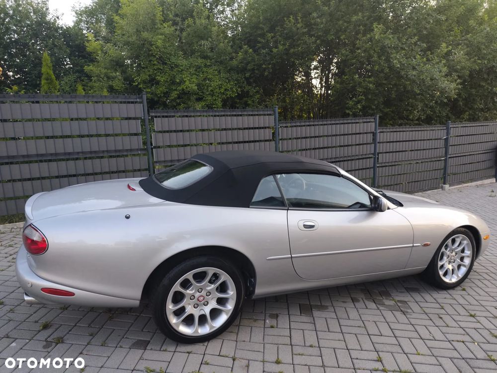 Jaguar XK8 - 16