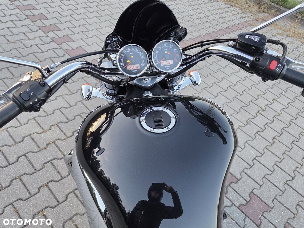 Triumph Rocket - 8