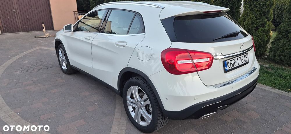 Mercedes-Benz GLA 180 7G-DCT - 3