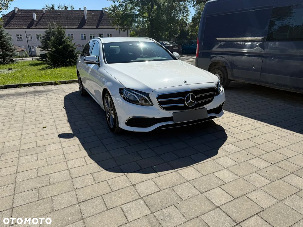 Mercedes-Benz Klasa E 220 d 4-Matic Business Edition 9G-TRONIC - 3