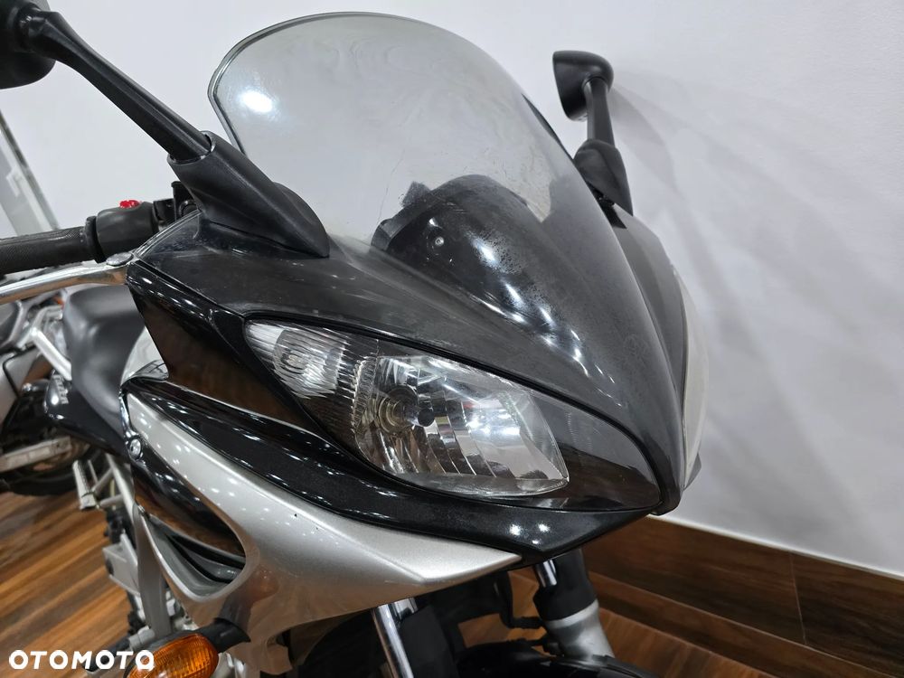 Yamaha FZ - 17