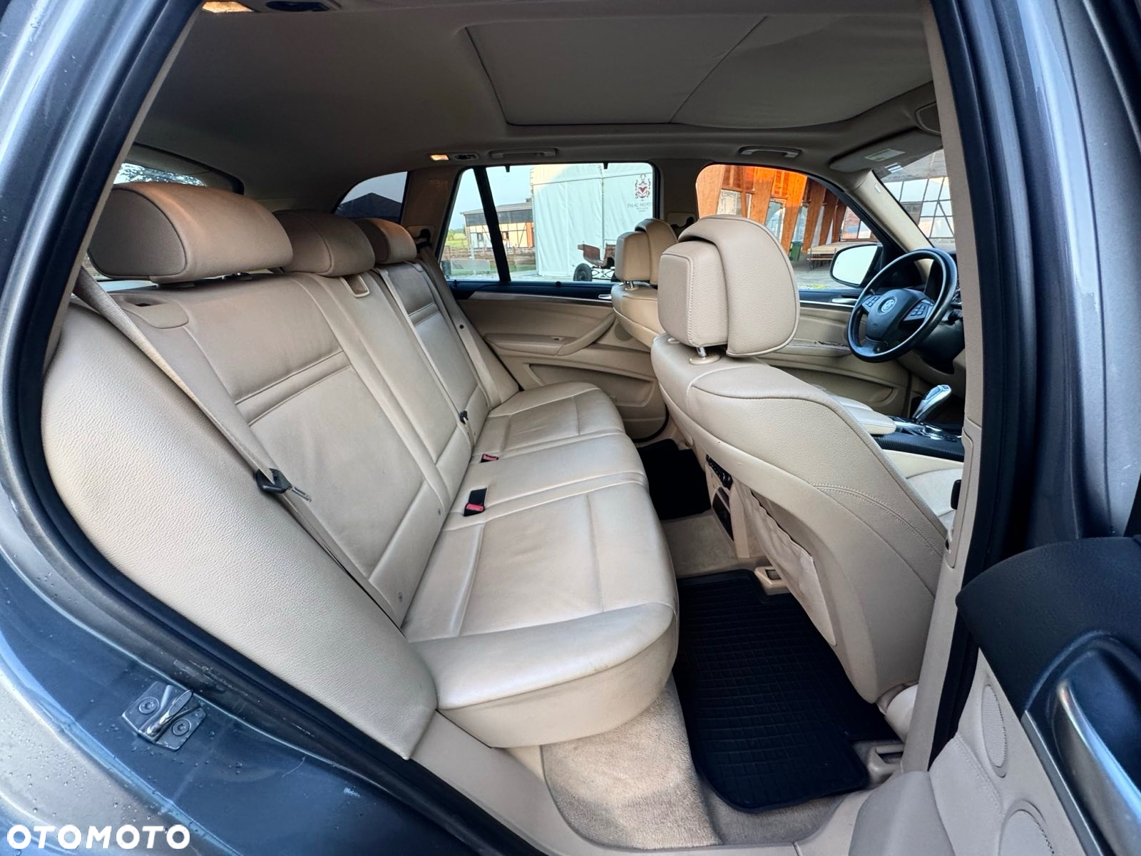BMW X5 4.8i xDrive - 23