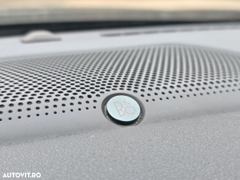 Ford Kuga 2.5 Duratec FHEV ST-LINE X - 11