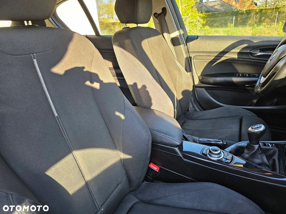 BMW Seria 1 114i Sport Line - 24