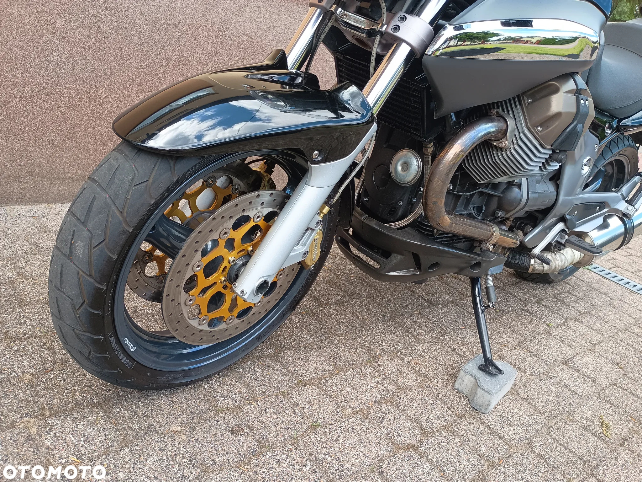 Moto Guzzi Breva - 10