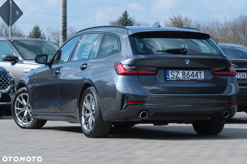 BMW Seria 3 330e Sport Line - 8