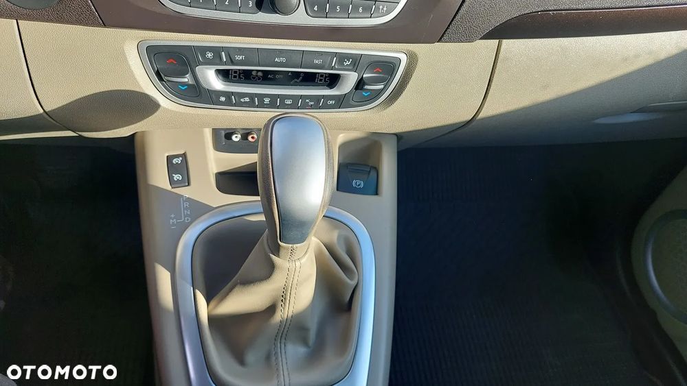 Renault Grand Scenic - 18