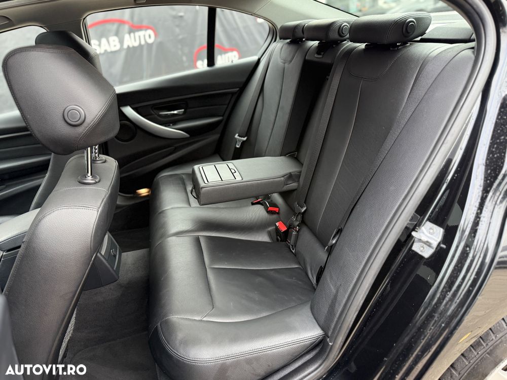 BMW Seria 3 320d xDrive Aut. - 16