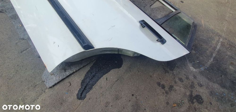 bmw e30 touring drzwi tył lewe - 4