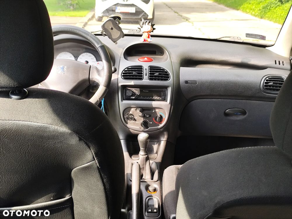 Peugeot 206 - 21