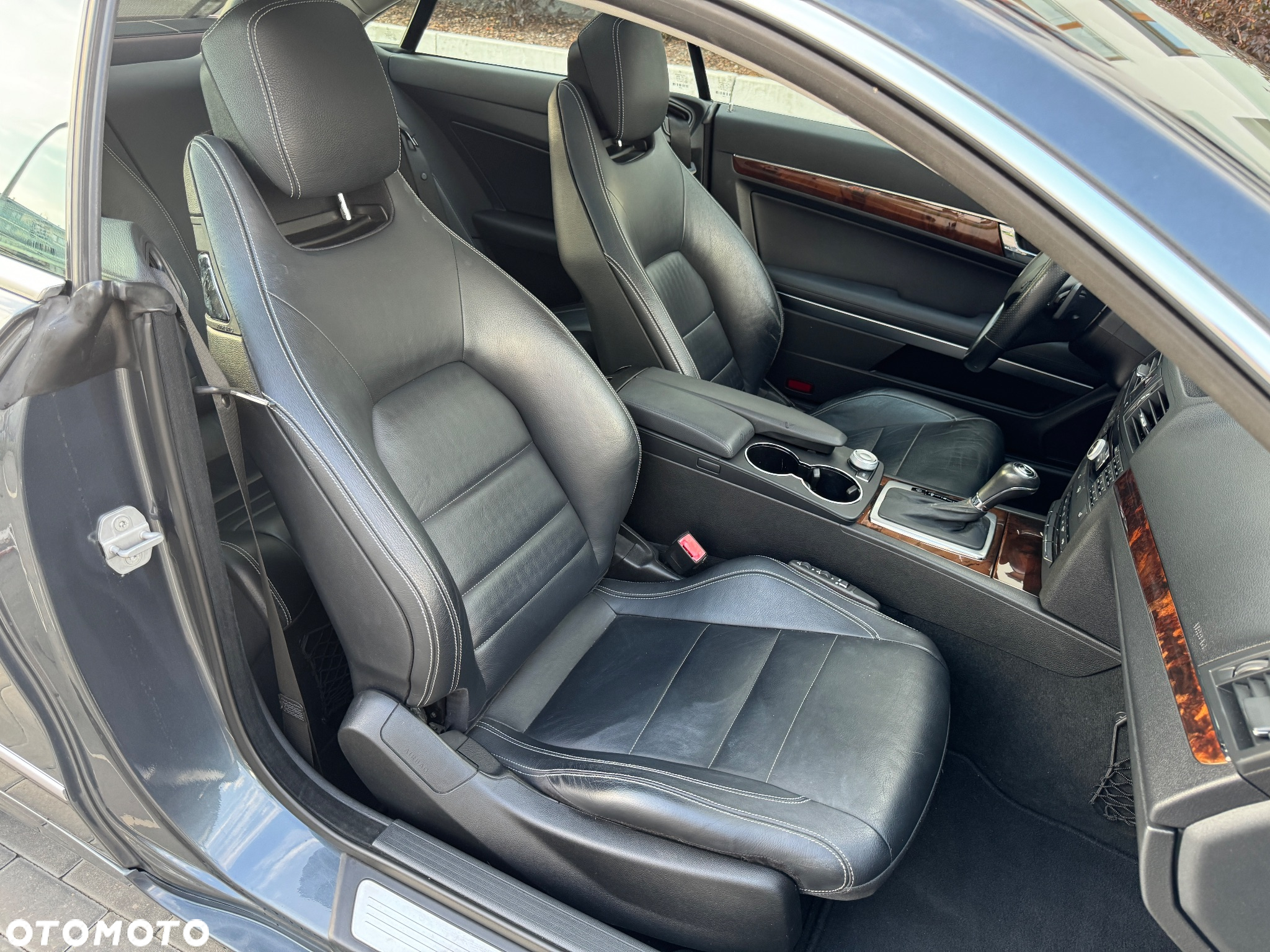 Mercedes-Benz Klasa E 350 Coupe 7G-TRONIC - 35