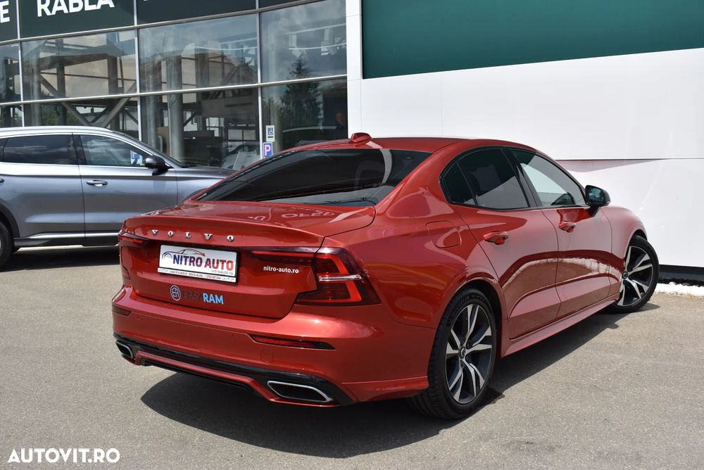 Volvo S60 T5 AWD R-Design - 9
