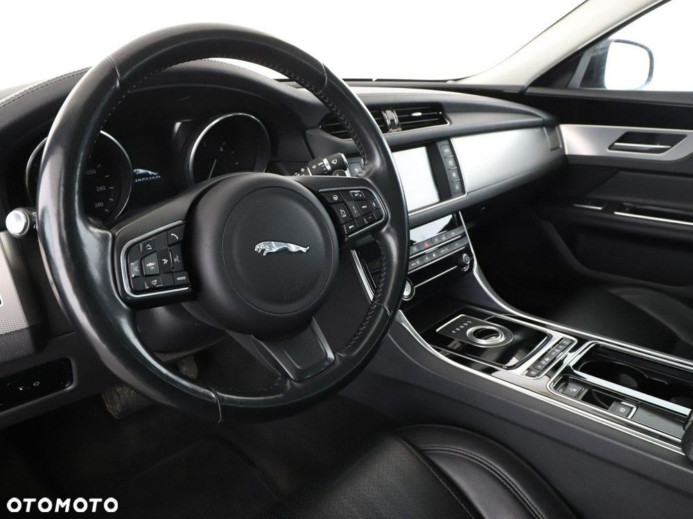 Jaguar XF 2.0 i4D Prestige - 15