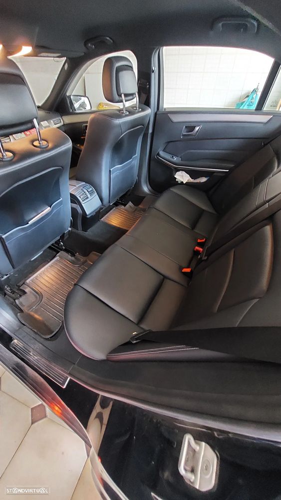 Mercedes-Benz 220 - 4