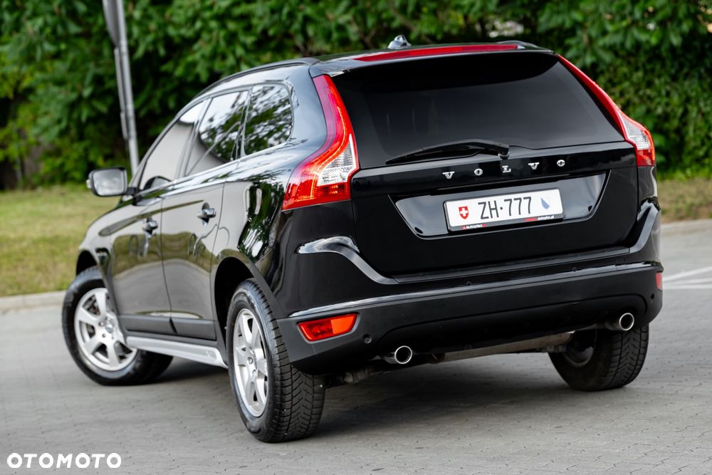 Volvo XC 60 D5 AWD Momentum - 11
